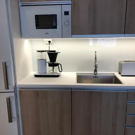 2 Rooms, In Front Of The Sea, Free Parking Apartmán
